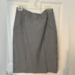 Banana Republic houndstooth pencil skirt (NWT)